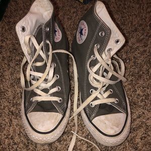 Converse size women’s 8 men’s 5